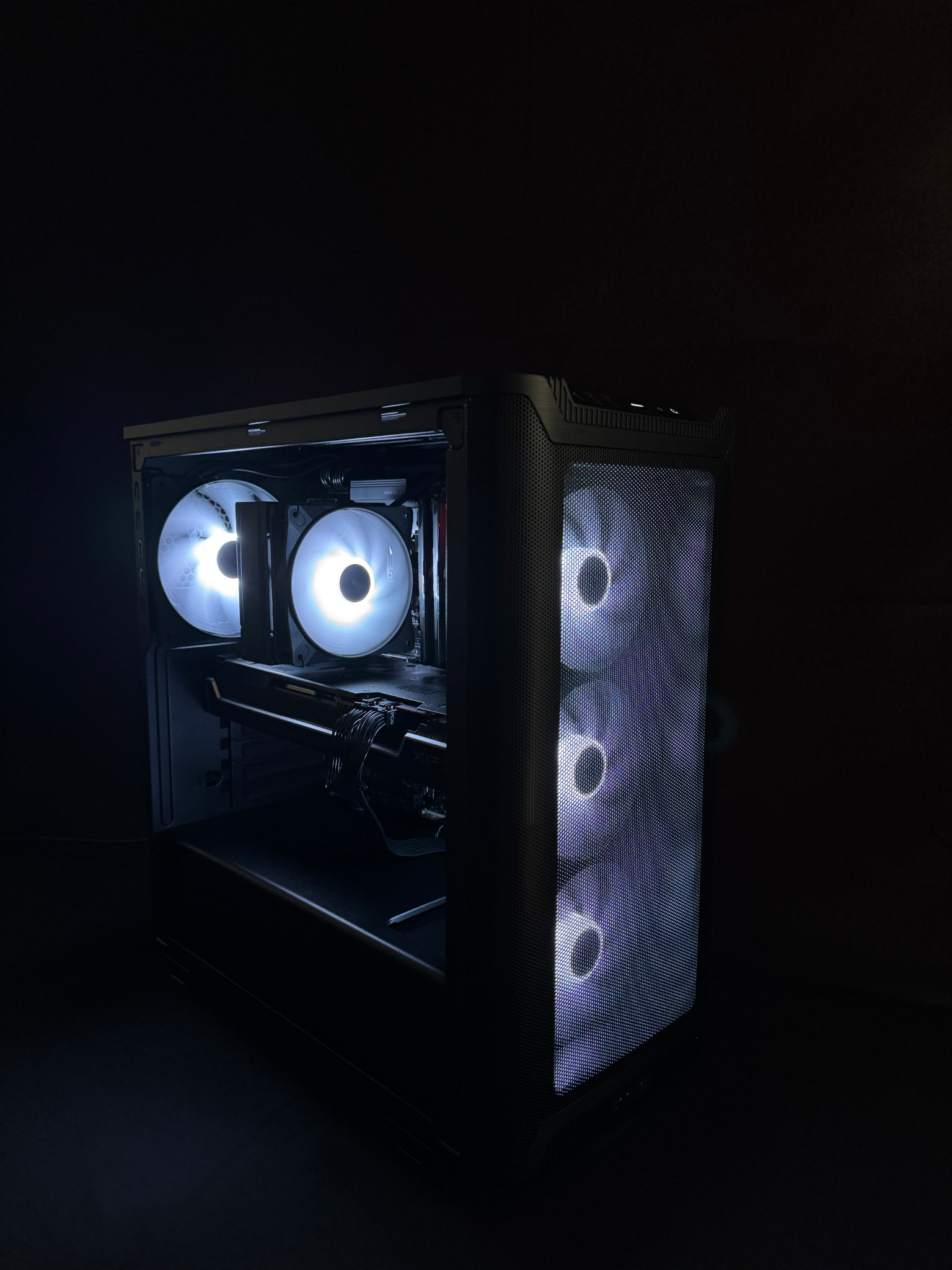 Schwarzer Gaming PC